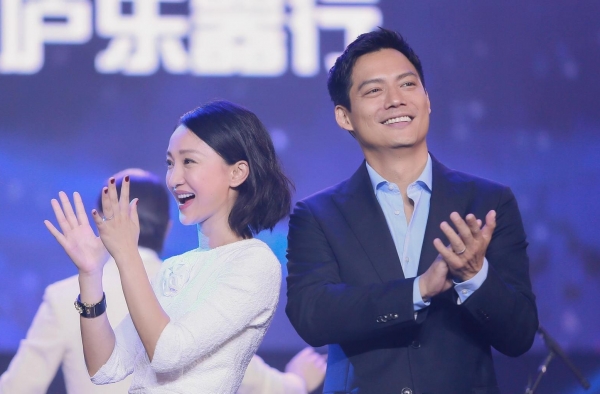 狗粮来得猝不及防！高圣远为周迅庆生场面温馨浪漫