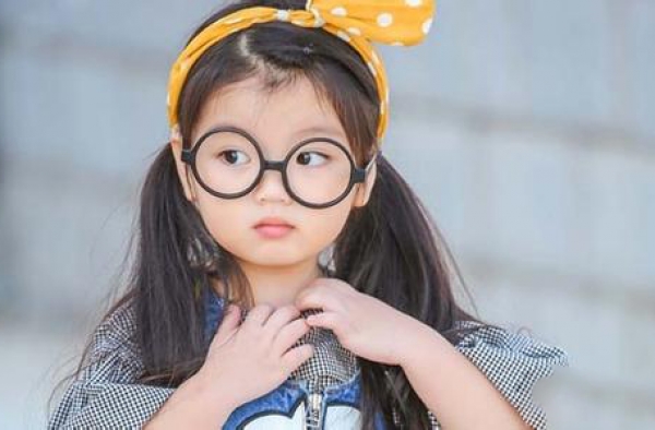 崔雅涵是谁的女儿?崔雅涵父母背景太恐怖?