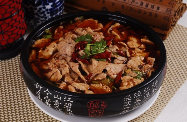 水煮肉片的做法最正宗的做法 一股浓浓的辣味迎面扑来