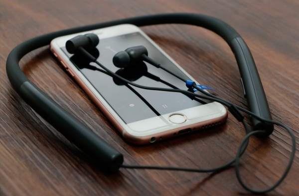 简约时尚风味十足 索尼hear in Wireless美图赏析