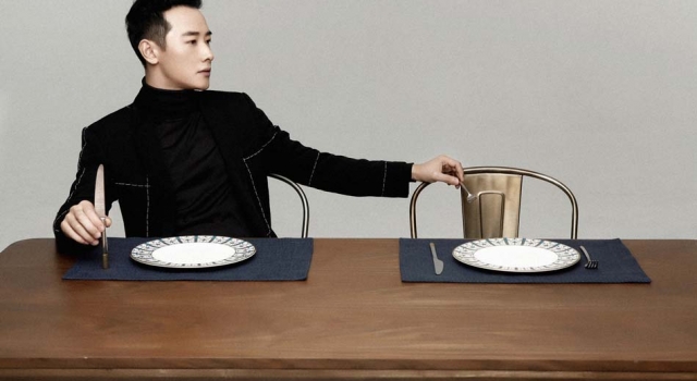 罗晋曝“邀你共餐”写真 双十一与你共进晚餐