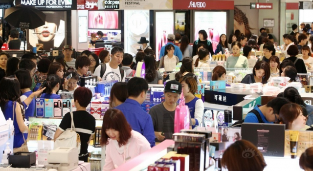 韩国拉拢中国游客:只要消费1万8就可获“韩流签证”