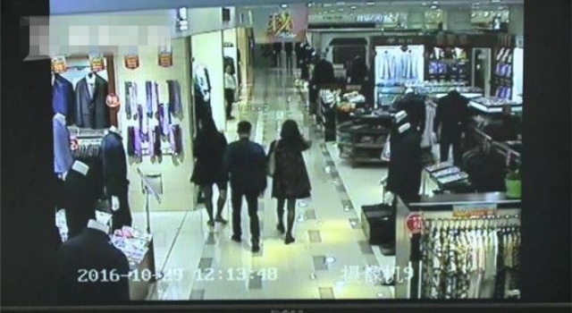 偷衣贼混迹各大商场 合伙专偷高档服装变卖