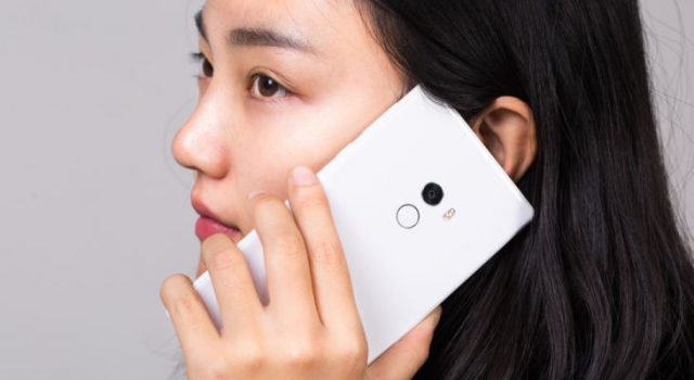 陶瓷材质高颜值手机 小米MIX皓月白真机图鉴赏