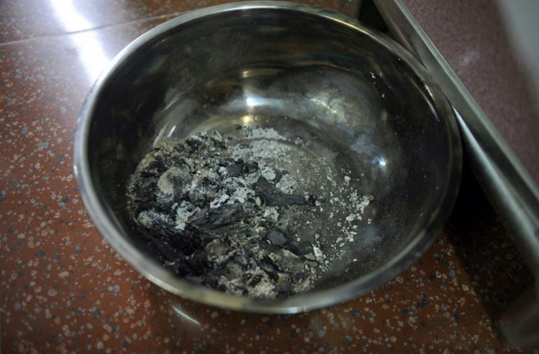 痛心！广西一研究生在宿舍留遗书后烧炭身亡