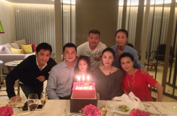 《朗读者》李亚鹏写给李嫣的信曝光 读完令人心酸