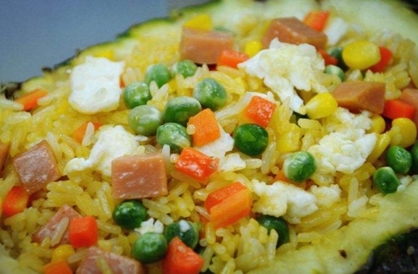 从足丝蚁的死相谈食堂卫生 学霸食堂吃到虫子投诉校长