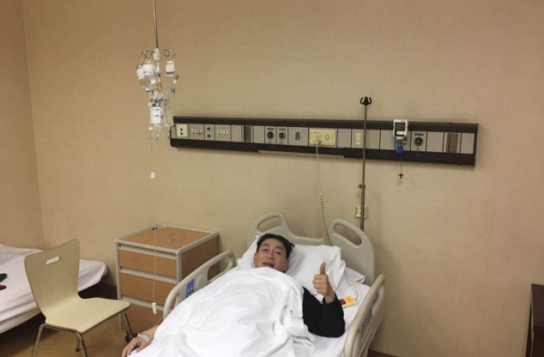 六小龄童患病住院签售会取消 网友：等大圣归来