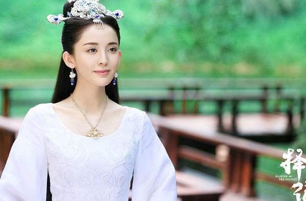 《择天记》曝海报绝美震撼 鹿晗娜扎演CP萌翻众人