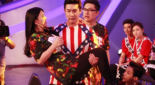 明星们玩公主抱花样超多 可最后一个看了想哭