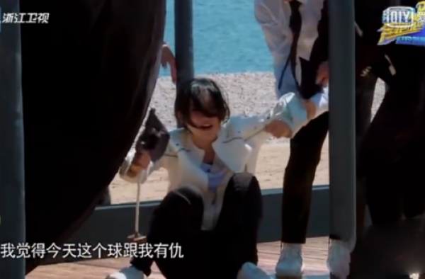 baby受伤粉丝关心网友不买账 为什么努力的baby总被黑