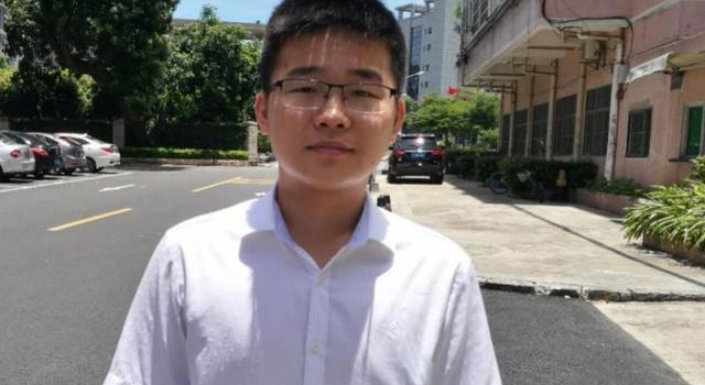 他放弃清华大学录取选择复读 背后竟是这个原因