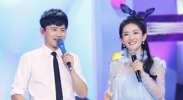 张杰搀扶谢娜力破婚变传言 秀恩爱撒狗粮根本停不下来