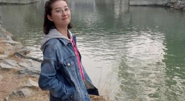 章莹颖曾在离校200公里小镇兜售饰品 FBI持怀疑态度