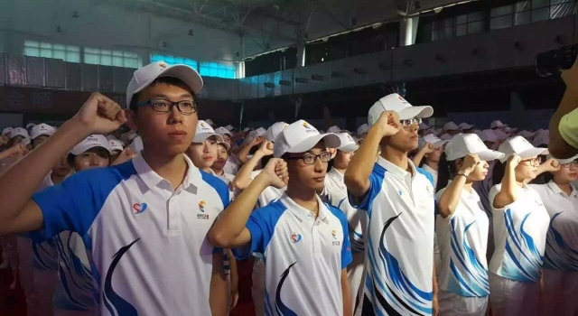 厦门金砖会晤志愿者出征 “小白鹭”为金砖再添姿色