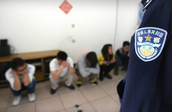 传销公司CEO看守所对民警洗脑 这样的勇气也是没谁了