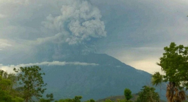 巴厘岛火山喷发 想要去旅游的你可千万别去了！