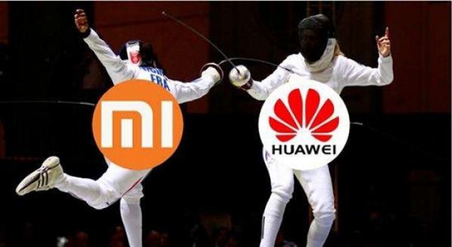 华为荣耀门店遭砸怎么回事？线上斗不过线下拆招牌？