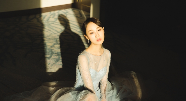 蓝盈莹最新纱裙写真曝光 唯美梦幻仙气十足