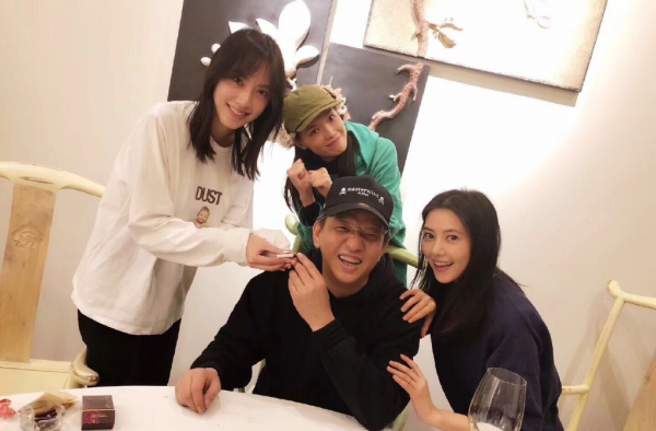 高圆圆舒淇同框素颜出镜 世纪大偶遇！