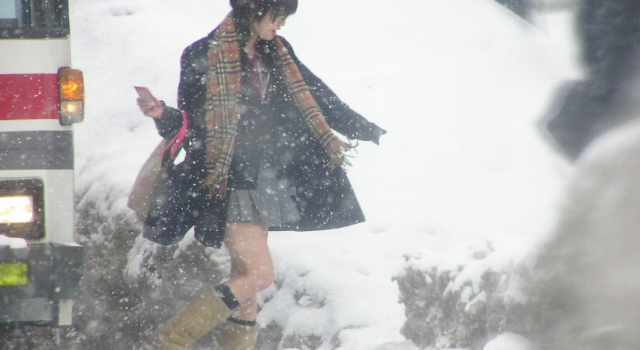 女孩-40℃光腿穿短裙出行 回来后双腿……