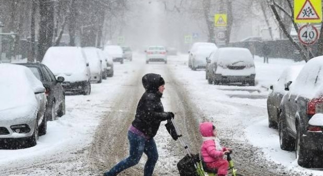 莫斯科降雪破纪录 多个航班被迫延误