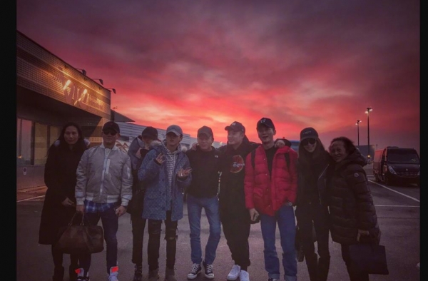 邓超晒跑男合影暴露秘密？鹿晗跟关晓彤关系是这样的