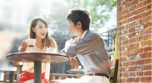 10个准确迹象发现女孩喜欢你！害羞的人也同样适用~