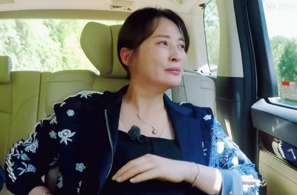 陈建斌蒋勤勤两口子又吵架了？看陈建斌花式哄老婆