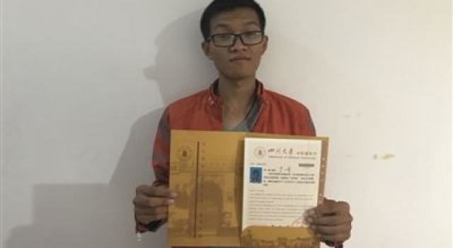 最任性学霸！高分拒绝清华北大 只为了坚持初心