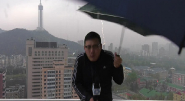 史上最惨气象主持人 今又“出事”敬业的同时还需懂自保