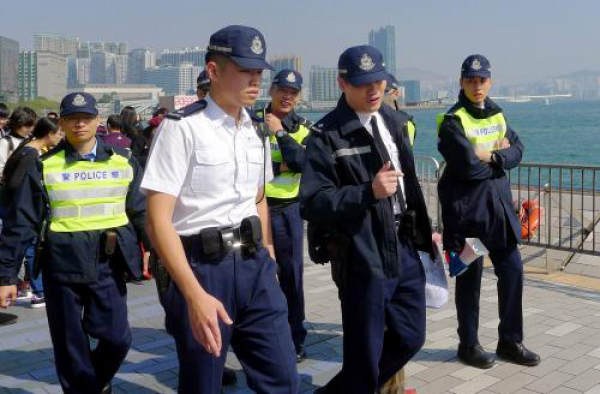 男孩扒车底8小时 男孩平安无事背后原因令人震惊