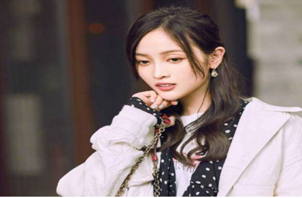 网上传闻吴宣仪是海南富婆  宇宙少女中她最有钱