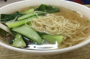 厦门机场青菜面天价 网友：机场饭吃不起