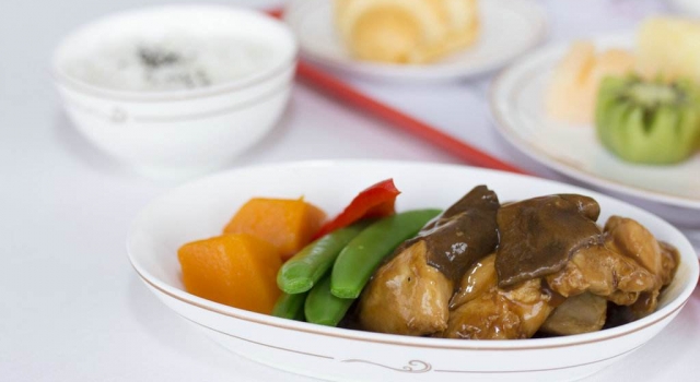 航空公司取消免费餐 乘客上飞机可以自带哪些食物？