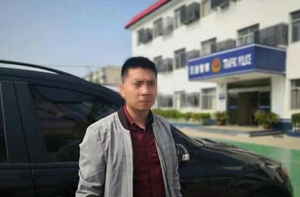 小伙四万网购奔驰被抓怎么回事?交警：这是黑车!