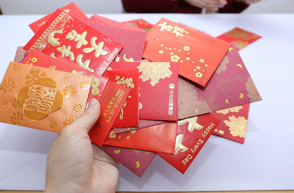 18个同事共随礼1314元 人均不到礼钱100到底气不气人?