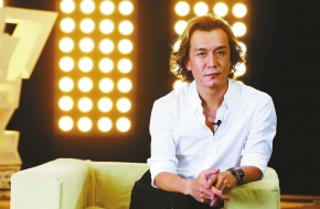 李咏经典语录 央视是个鸟笼子我们就是里面的八哥