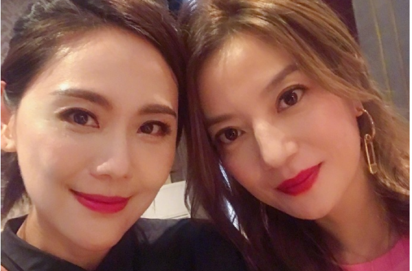 小燕子柳红再同框 姐妹情深靠的是取长补短！