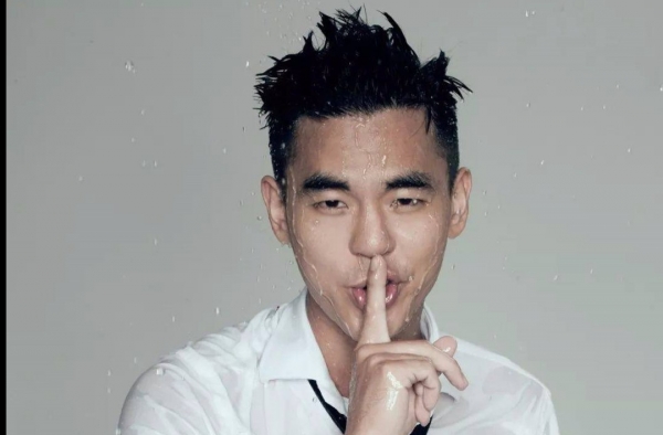 “亚洲车神”之子柯有伦结婚？他为什么不红？