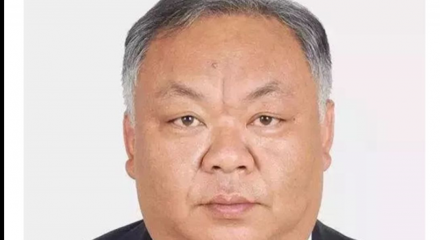 80后白发干部令人敬佩 年纪不大的他为何白了头？