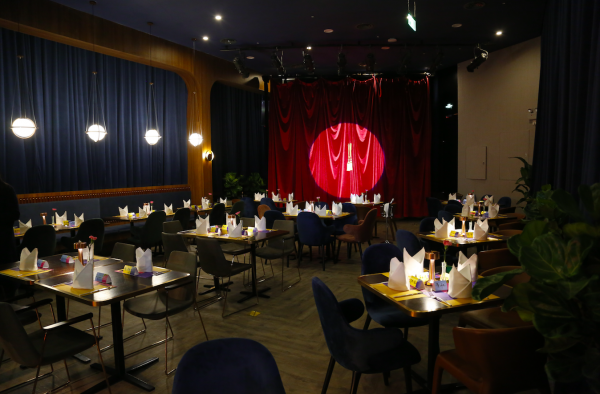 喜剧+美食？这一刻，42Play娱乐现场为你的帝都娱乐生活重新定义！