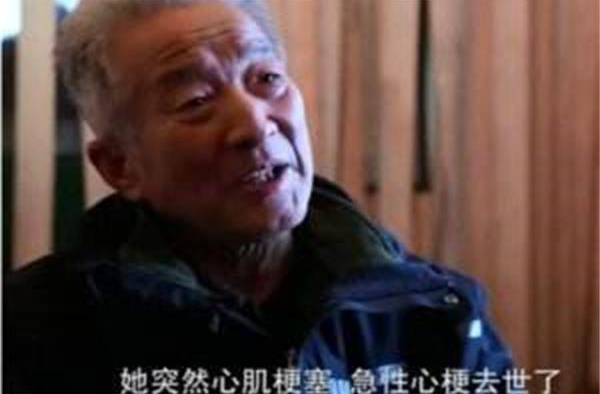 帕金森老人坚持抄完四大名著 背后的原因令人感动