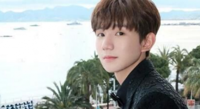 王源登上政治课本了 这是真实版的教科书偶像