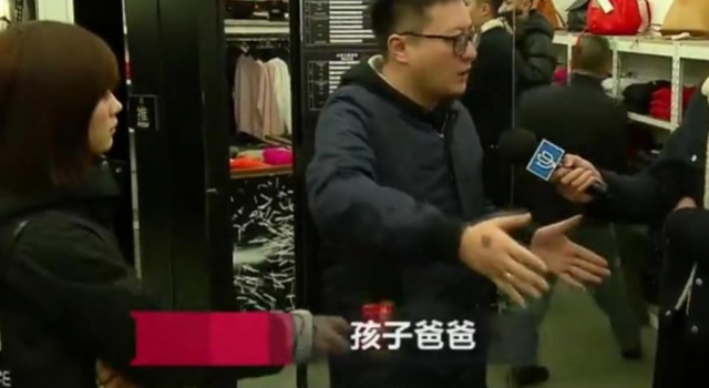 试衣镜倒下砸中6岁女童 商场试衣镜存在安全隐患