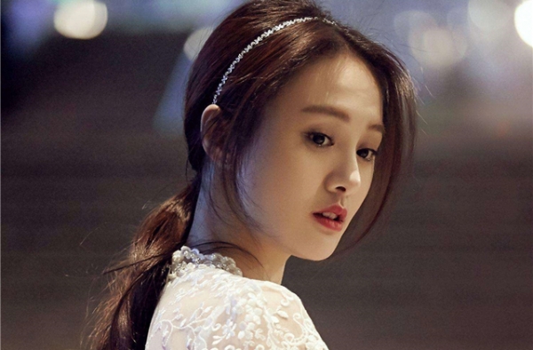 郑爽为什么没有微博，直爽妹子惹人喜欢