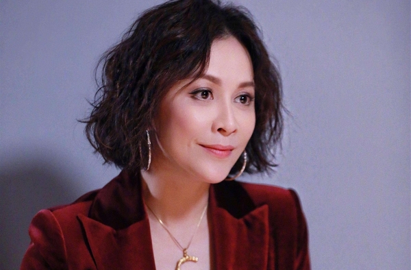 刘嘉玲年轻时照片 十年厮守婚姻让人羡慕