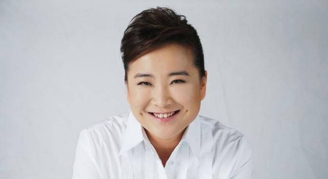 贾玲当年是校花，师傅冯巩心疼贾玲经历