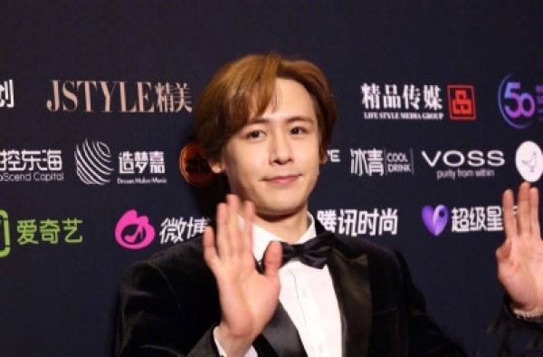 尼坤长胖了 奶油小生怎么变成了中年大叔 尼坤撞脸沈腾？！
