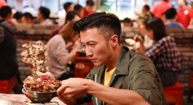 谢霆锋否认曲奇致癌说了什么？锋味饼干还出现过什么问题？